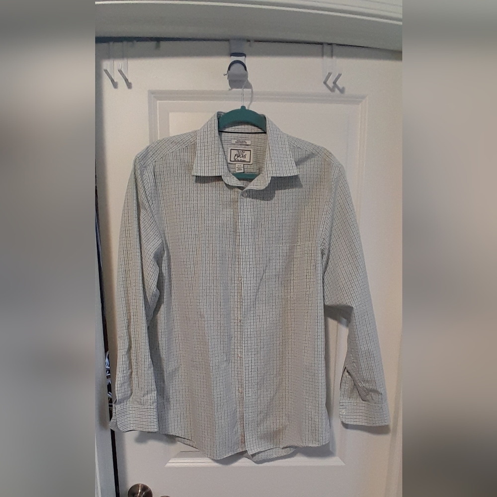 Jos. A. Bank men's button down shirt